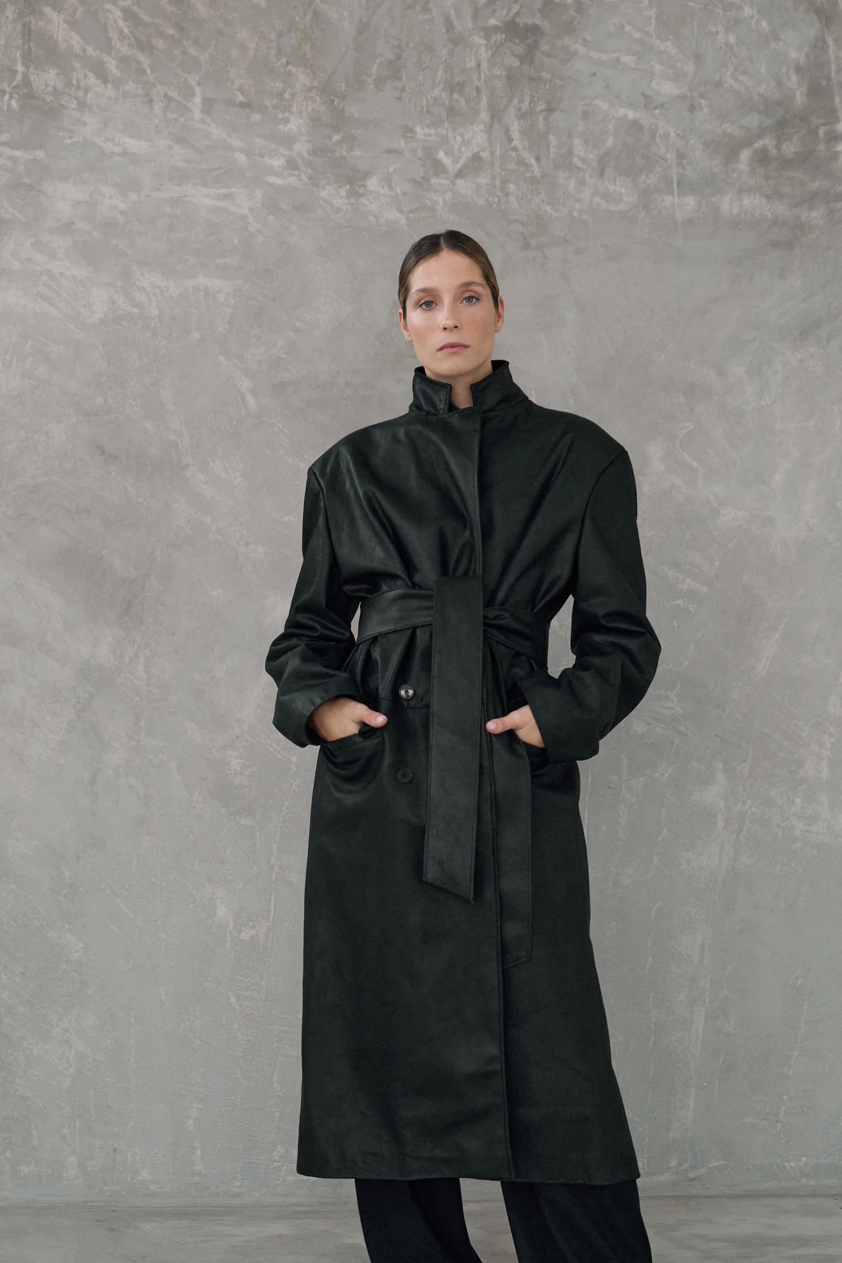 THE BLACK LEATHER SCARF — STUDIO CUT